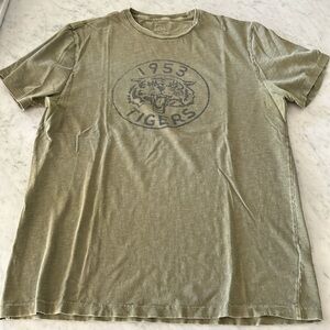 J. Crew Men’s Tee, size L in Olive Green
